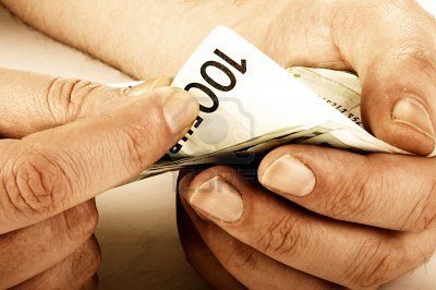 El sueldo medio mensual en España es de más de 1800 euros
