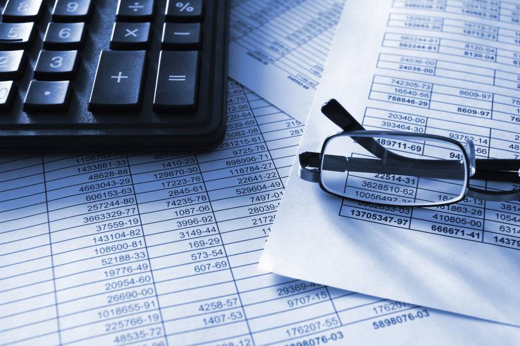que-es-la-contabilidad-financiera-hojas-gafas