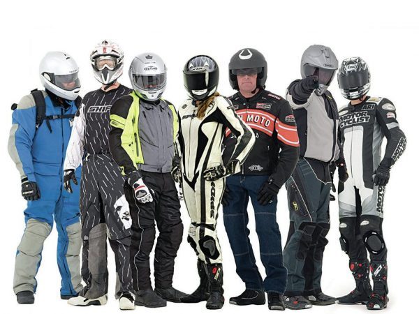 gastos-basicos-del-mantenimiento-de-una-moto-personas-vestimenta-moto