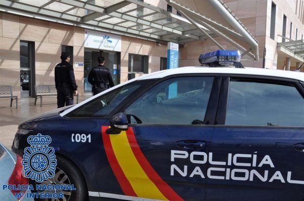 Cómo conseguir ser policía nacional sueldo-policia-nacional-requisitos