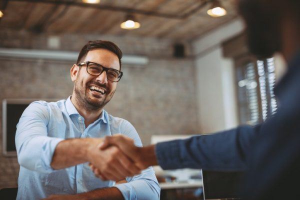 Como ser buen comercial empatia simpatia