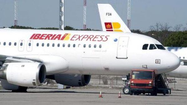 El sueldo de los pilotos de avión dependiendo de cada compañía sueldos-pilotos-avion-por-compañías