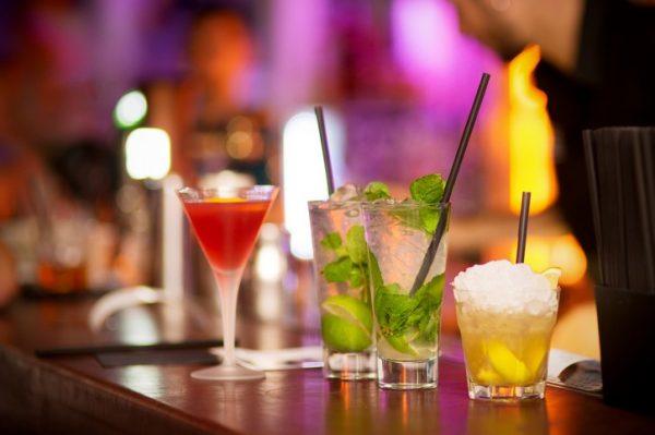 Cómo montar un bar ¿Qué necesitas? Pasos y tramites necesarios Montar un bar pasos tramites
