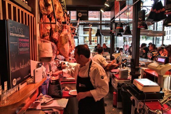 Cómo montar un bar ¿Qué necesitas? Pasos y tramites necesarios Montar un bar que necesitas