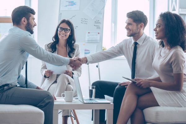 ¿Cómo funciona el traspaso de negocios?