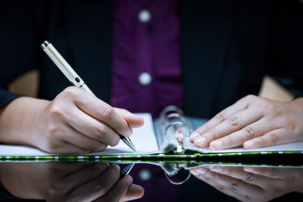 ¿Cómo funciona el traspaso de negocios?